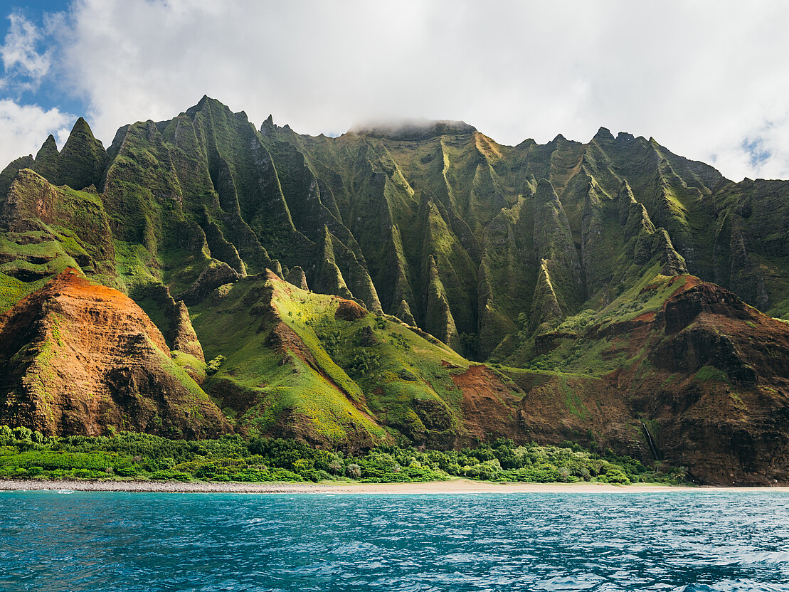 Tiefe, smaragdgrüne Täler auf Kauai